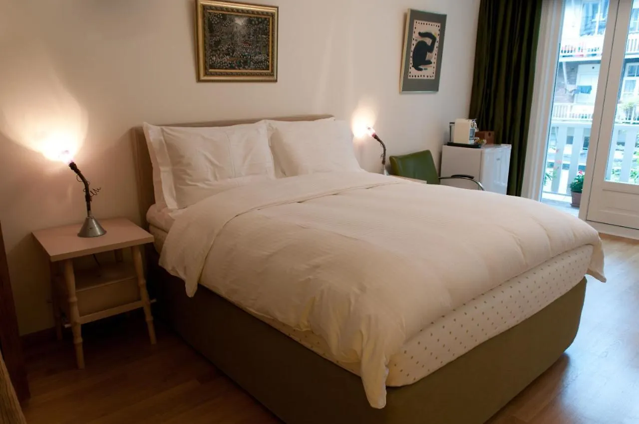 Le Quartier Sonang Bed & Breakfast Amsterdam
