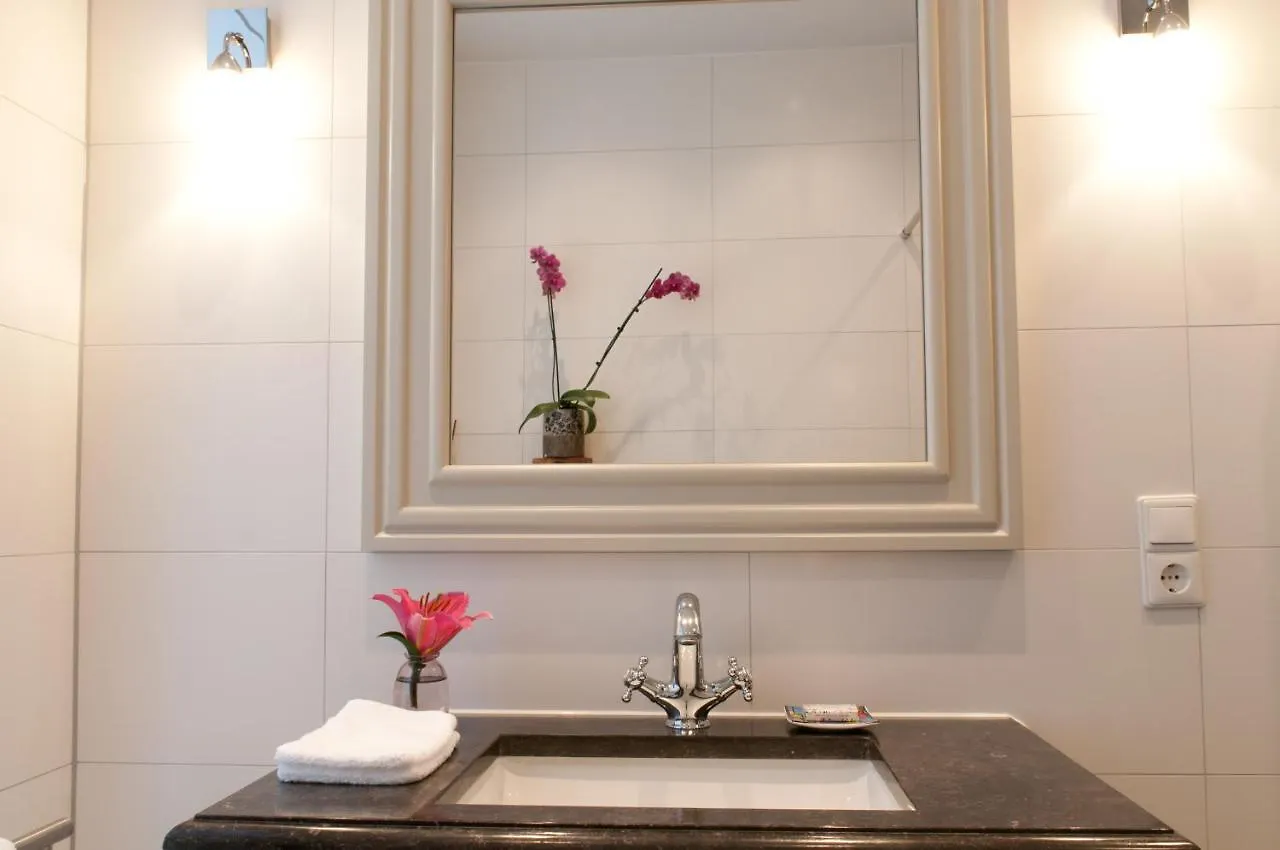 Le Quartier Sonang Bed & Breakfast Amsterdam