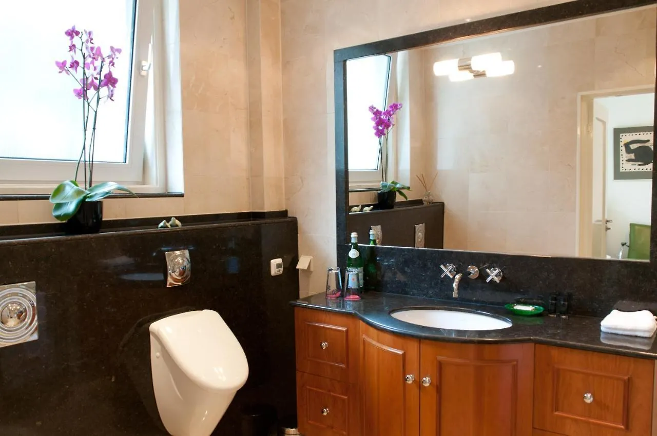 Le Quartier Sonang Bed & Breakfast Amsterdam 3*,  Netherlands