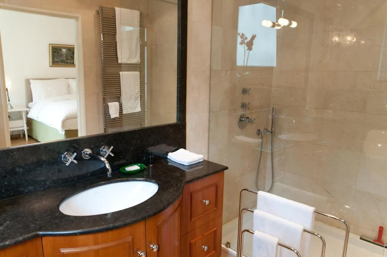 Le Quartier Sonang Bed & Breakfast Amsterdam